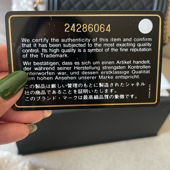 Pre loved Chanel Medium Boy - Picture 6 of 10